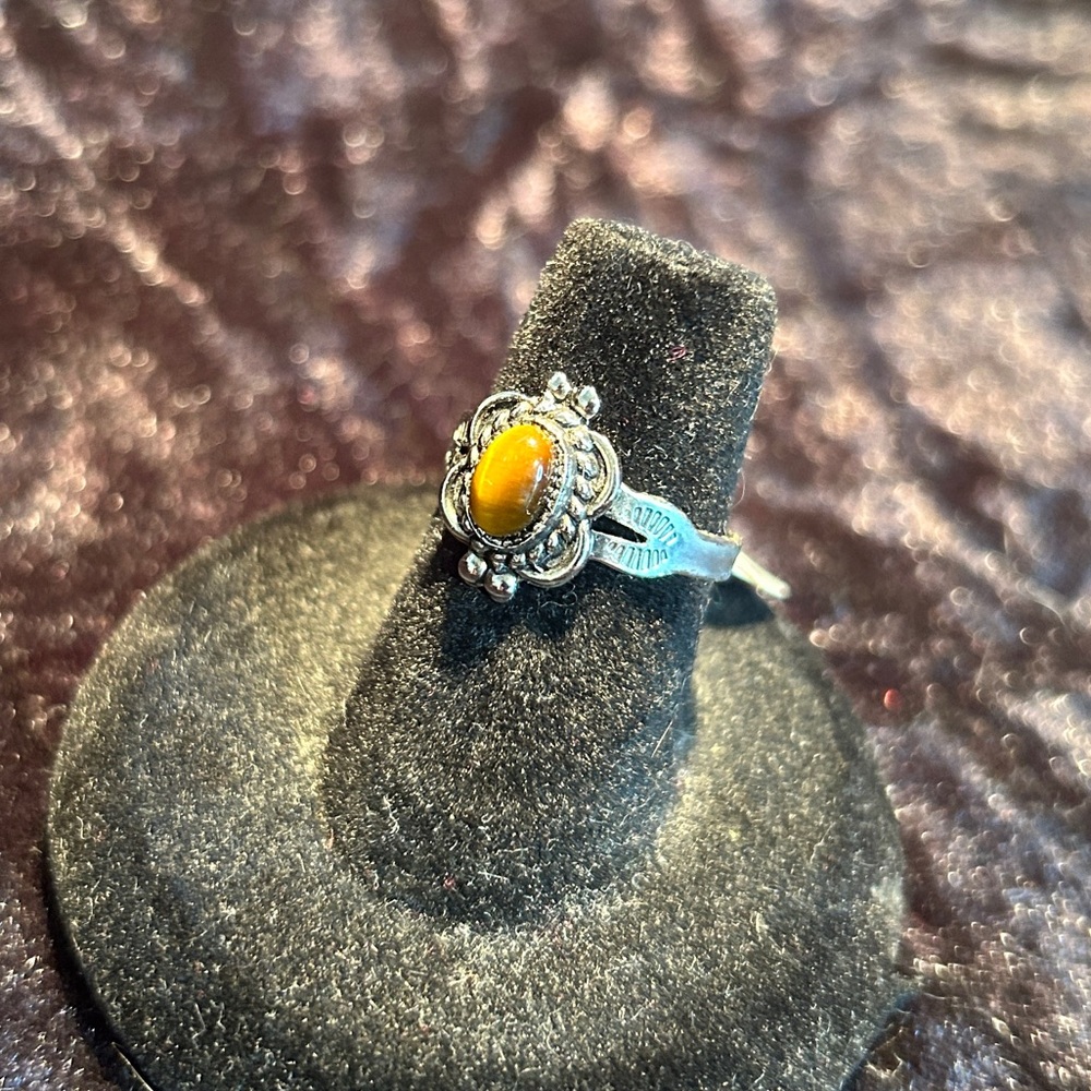 🍓UNCAS VINTAGE STERLING SILVER TIGERS EYE RING